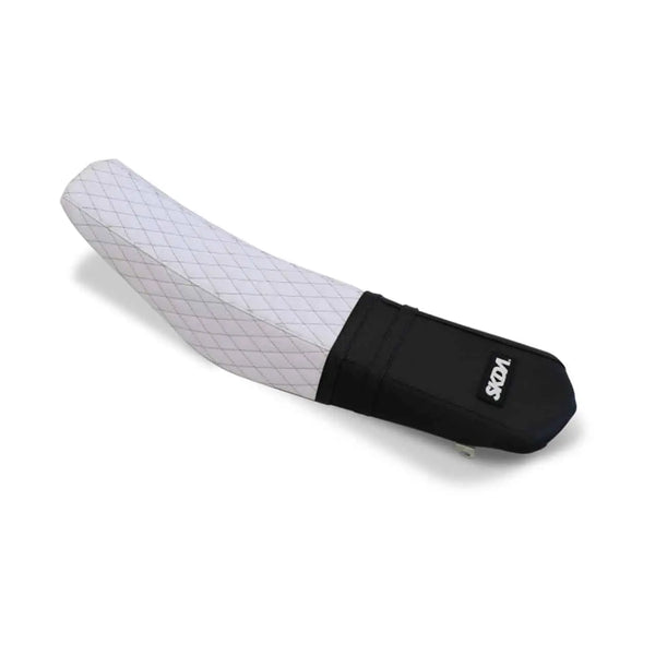 HOUSSE DE SELLE SKDA DIAMOND GRIPPER WHITE/BLACK - KOVE AR Motorsport
